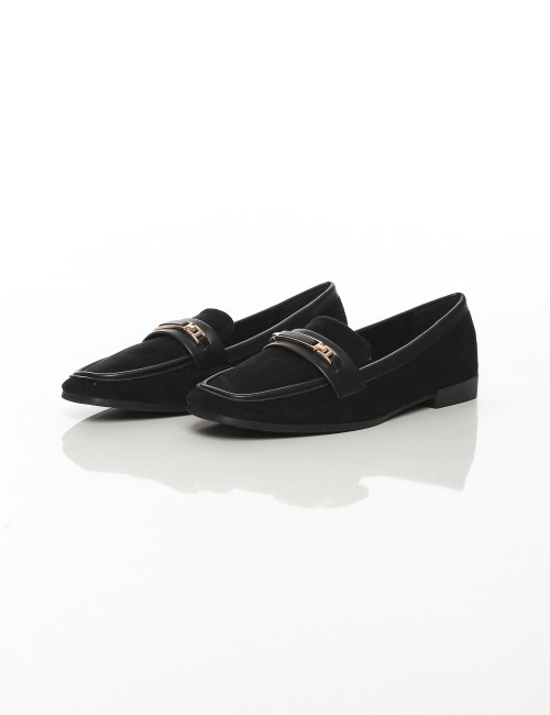 Cette image contient Mocassins en suédine avec bride métallique Noir ou Marron chez Joliesse. à 89,99 TND en Tunisie. L'hexa de 