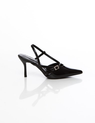 Cette image contient Escarpins à brides croisées et boucle strass chez Joliesse. à 119,99 TND en Tunisie. L'hexa de l'arrière pl