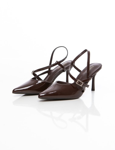 Cette image contient Escarpins à brides croisées et boucle strass chez Joliesse. à 119,99 TND en Tunisie. L'hexa de l'arrière pl