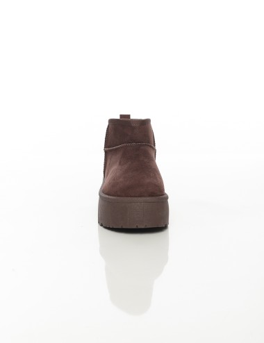 Cette image contient Bottines fourrées femme à semelle épaisse chez Joliesse. à 79,99 TND en Tunisie. L'hexa de l'arrière plan e