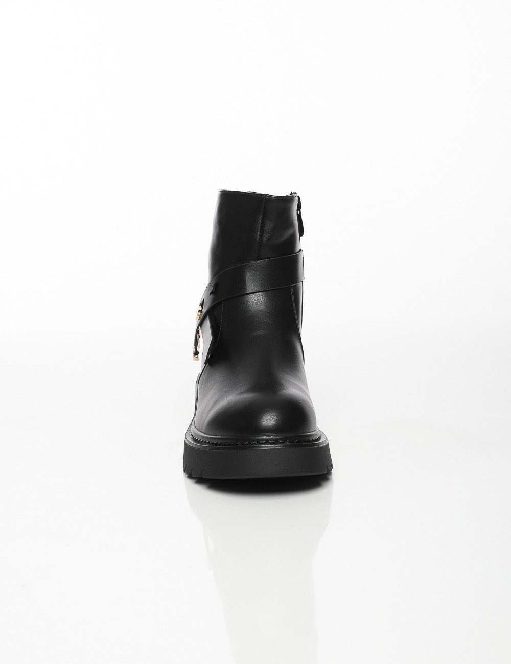 Cette image contient Bottines à Brides Décoratives chez Joliesse. à 159,99 TND en Tunisie. L'hexa de l'arrière plan est #E7E7E7