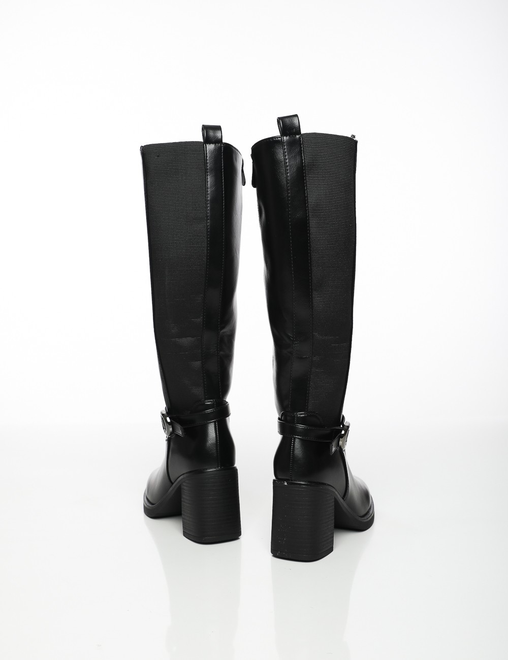 Cette image contient Bottes à Talons avec Boucle Latérale chez Joliesse. à 189,99 TND en Tunisie. L'hexa de l'arrière plan est #