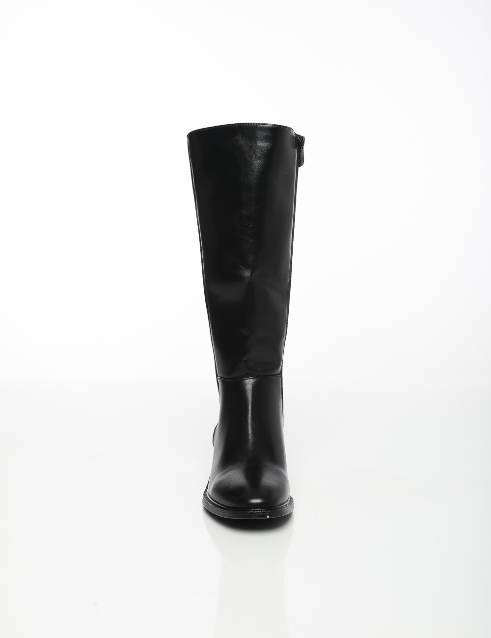 Cette image contient Bottes Hautes à Talon Bas chez Joliesse. à 189,99 TND en Tunisie. L'hexa de l'arrière plan est #E7E7E7