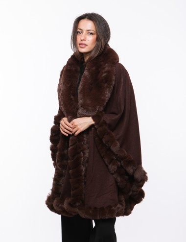 Cette image contient cape chez Joliesse. à 289,99 TND en Tunisie. L'hexa de l'arrière plan est #E7E7E7