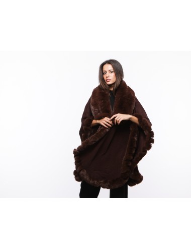 Cette image contient cape chez Joliesse. à 289,99 TND en Tunisie. L'hexa de l'arrière plan est #E7E7E7