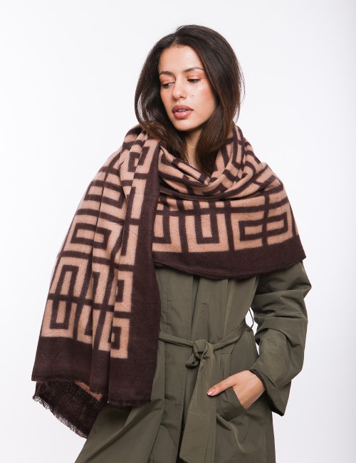 Cette image contient écharpe à motif carrés avec franges chez Joliesse. à 69,99 TND en Tunisie. L'hexa de l'arrière plan est #E7