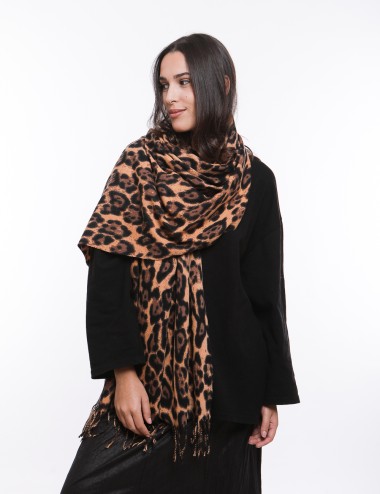 Cette image contient Écharpe de tigre à imprimé chez Joliesse. à 59,99 TND en Tunisie. L'hexa de l'arrière plan est #E7E7E7