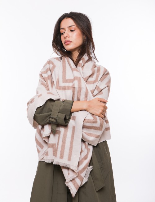 Cette image contient écharpe à motif géométrique chez Joliesse. à 69,99 TND en Tunisie. L'hexa de l'arrière plan est #E7E7E7