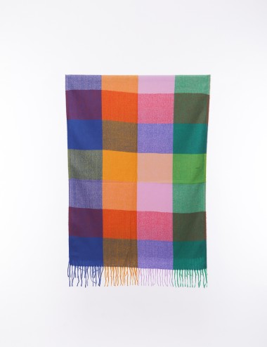 Cette image contient écharpe à motif carreaux chez Joliesse. à 0,00 TND en Tunisie. L'hexa de l'arrière plan est #E7E7E7