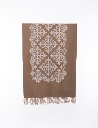 Cette image contient Écharpe femmes avec motifs artisanales chez Joliesse. à 89,99 TND en Tunisie. L'hexa de l'arrière plan est 