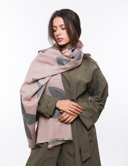 Cette image contient Écharpe bicolore motif fleurs chez Joliesse. à 64,99 TND en Tunisie. L'hexa de l'arrière plan est #E7E7E7