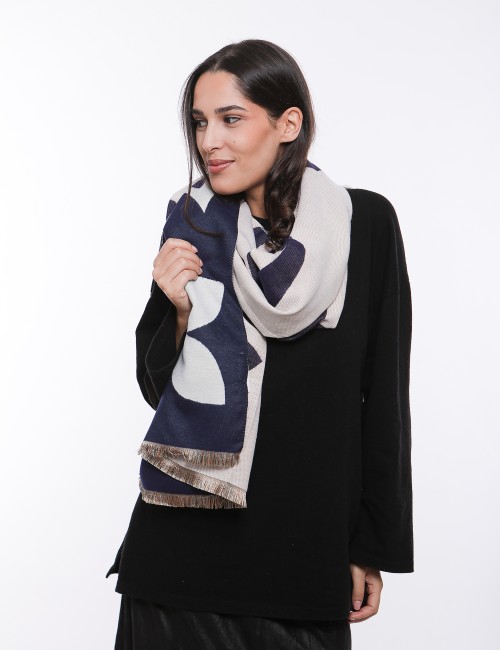 Cette image contient Écharpe bicolore motif fleurs chez Joliesse. à 64,99 TND en Tunisie. L'hexa de l'arrière plan est #E7E7E7