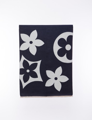 Cette image contient Écharpe bicolore motif fleurs chez Joliesse. à 64,99 TND en Tunisie. L'hexa de l'arrière plan est #E7E7E7