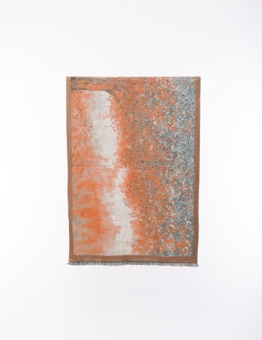 Cette image contient ECHARPE Couleur multicolore chez Joliesse. à 0,00 TND en Tunisie. L'hexa de l'arrière plan est #E7E7E7