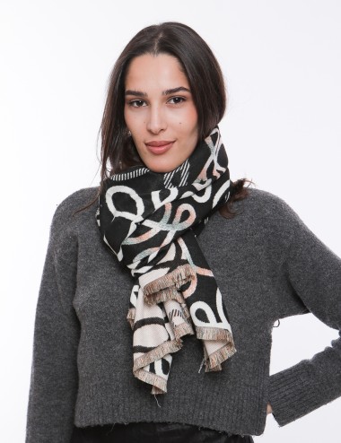 Cette image contient copy of Écharpe graphique chez Joliesse. à 69,99 TND en Tunisie. L'hexa de l'arrière plan est #E7E7E7