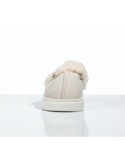 Pantoufles avec Broche Ours et Col Fourrure Joliesse