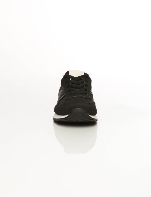 Baskets Basses Noires Design Sportif Joliesse