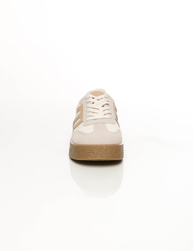 Cette image contient Baskets Basses Multi-Textures Design Rétro chez Joliesse. à 89,99 TND en Tunisie. L'hexa de l'arrière plan 