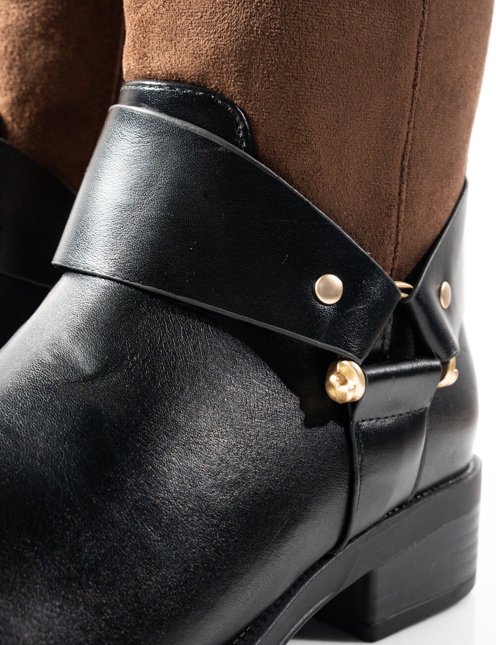 Cette image contient Bottes Cavalier Bimatière à Détails Dorés chez Joliesse. à 189,99 TND en Tunisie. L'hexa de l'arrière plan 