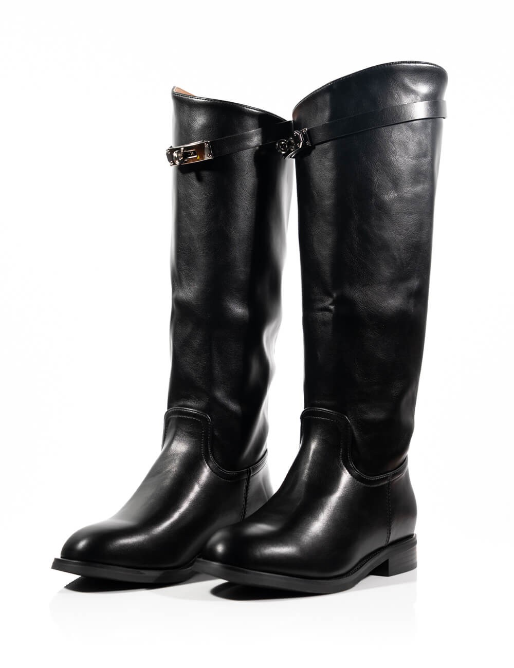 Cette image contient Bottes Cavalières avec Bride Bijou chez Joliesse. à 209,99 TND en Tunisie. L'hexa de l'arrière plan est #E7