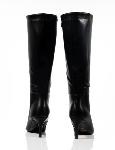 Cette image contient Bottes à Talon Aiguille chez Joliesse. à 189,99 TND en Tunisie. L'hexa de l'arrière plan est #E7E7E7