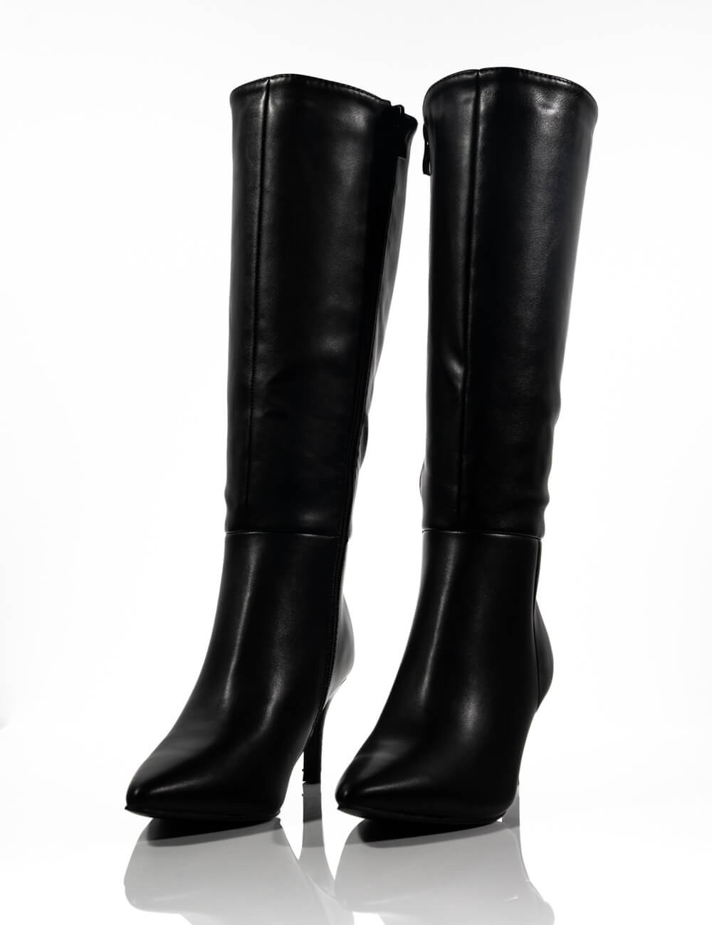 Cette image contient Bottes à Talon Aiguille chez Joliesse. à 189,99 TND en Tunisie. L'hexa de l'arrière plan est #E7E7E7