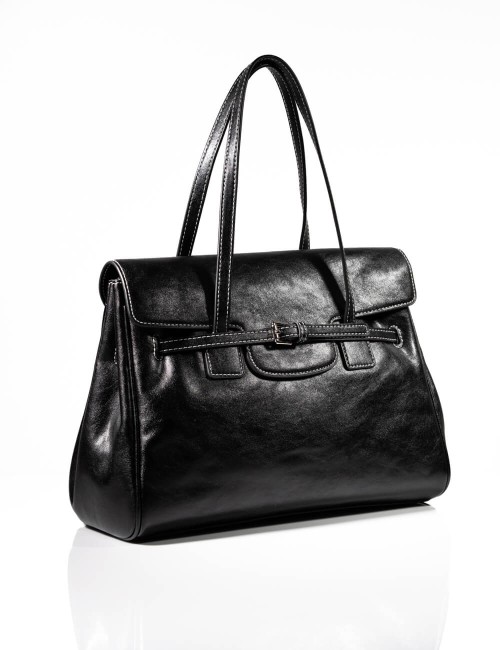 Cette image contient Sac à Main Cabas avec Bandoulière chez Joliesse. à 149,99 TND en Tunisie. L'hexa de l'arrière plan est #E7E