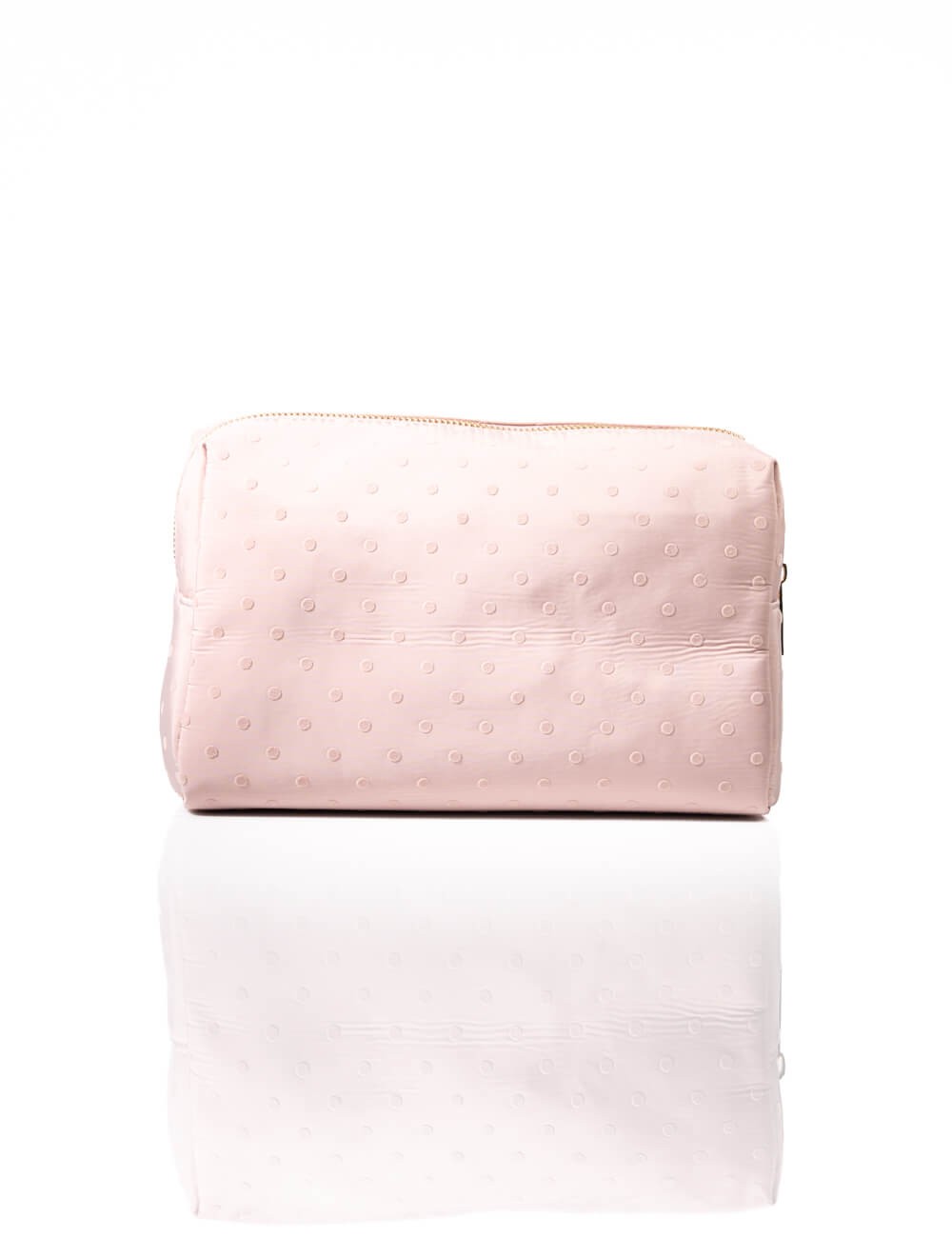 Cette image contient Sac Matelassée Rose Poudré chez Joliesse. à 49,99 TND en Tunisie. L'hexa de l'arrière plan est #E7E7E7