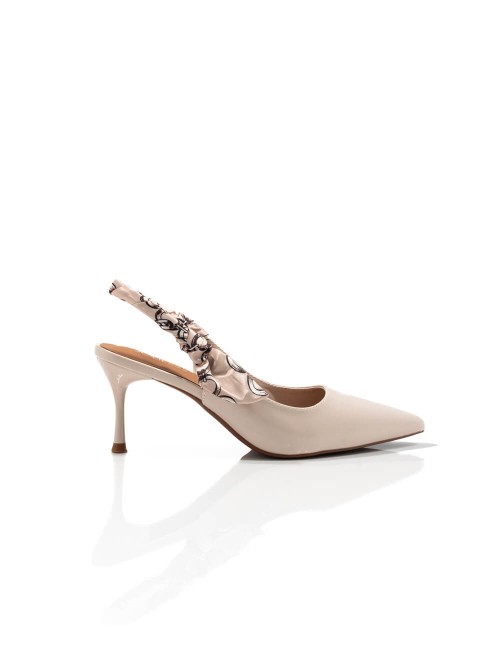 Cette image contient Escarpins à Bride Foulard chez Joliesse. à 119,99 TND en Tunisie. L'hexa de l'arrière plan est #E7E7E7