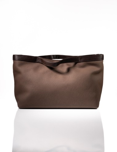 Cette image contient Sac à Main Cabas Elegance Romane chez Joliesse. à 149,99 TND en Tunisie. L'hexa de l'arrière plan est #E7E7