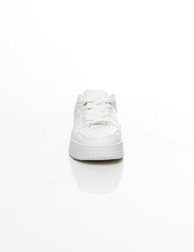 Cette image contient Baskets Blanches à Plateforme et Détails Perforés chez Joliesse. à 79,99 TND en Tunisie. L'hexa de l'arrièr